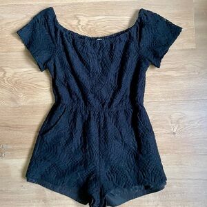 BB Dakota Black Lace Off Shoulder Romper Short Sleeve Size M Lined